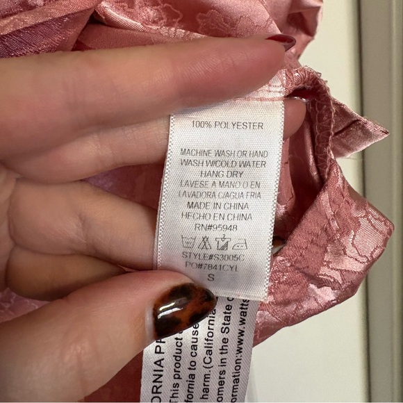 Cozy Casual Pink Satin Short Sleeve Button Up Top - Size Small - Picture 3 of 4